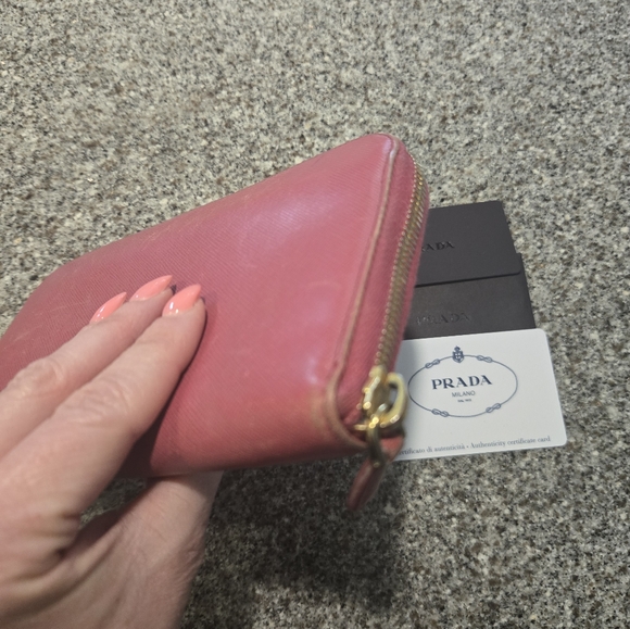 Prada Wallet - Picture 4 of 9